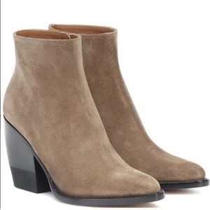 Chloe Rylee Gray Suede Boots New
